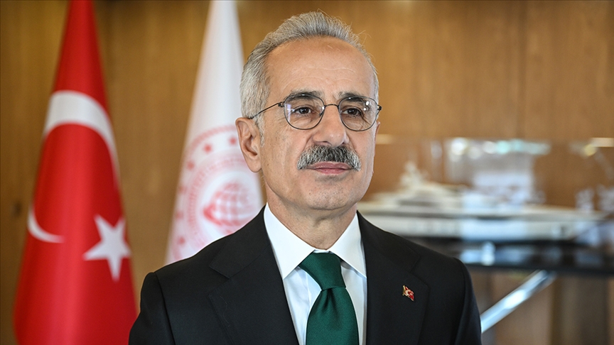 Bakan Uraloğlu’ndan Karadeniz’de saldırıya uğrayan gemiyle ilgili açıklama