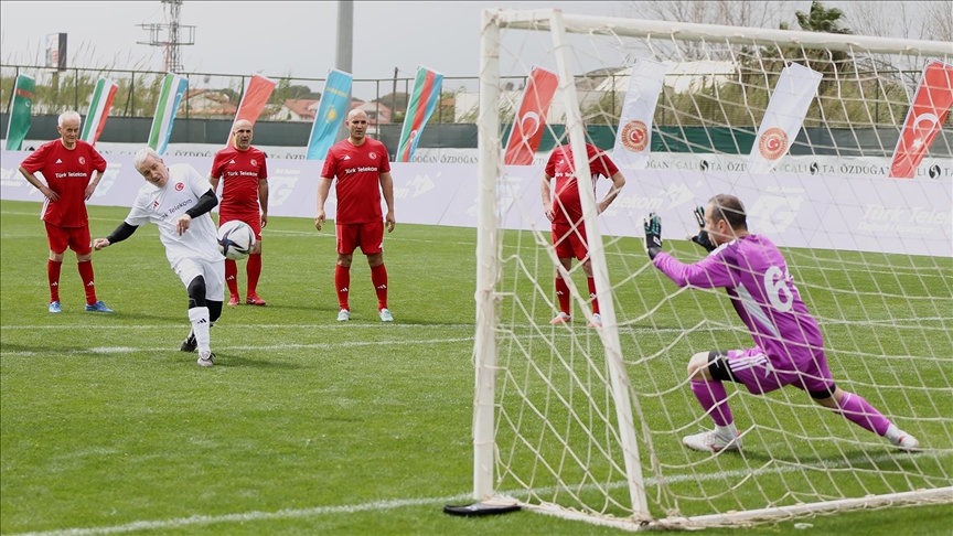 Türk Dünyası Parlamentolar Arası Futbol Turnuvası Antalya’da Devam Ediyor
