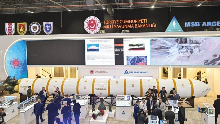 Türkiye’nin İlk Kıtalararası Balistik Füzesi “Yıldırımhan” 6 Bin Kilometrelik Caydırıcılık Gücüyle Tanıtıldı