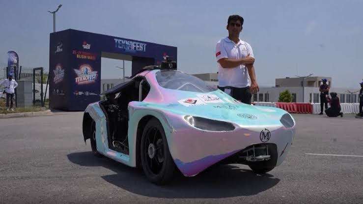 Robotaksi Devrimi: Asıl Mücadele Direksiyonda Değil, Veri ve Egemenlikte