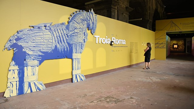 Troia’nın efsanevi hikayesi Roma’da milyonlarla buluşuyor