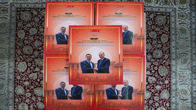 Türkiye-Kırgızistan ilişkileri 35 yıllık süreçle kitaplaştırıldı
