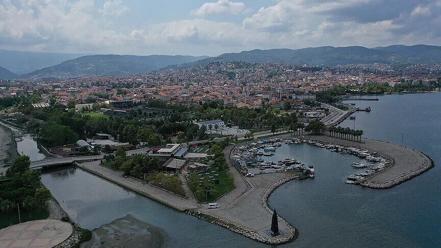 Marmara Depremi’nin Merkez Üssü Gölcük’te Yapı Stoku Yenileniyor