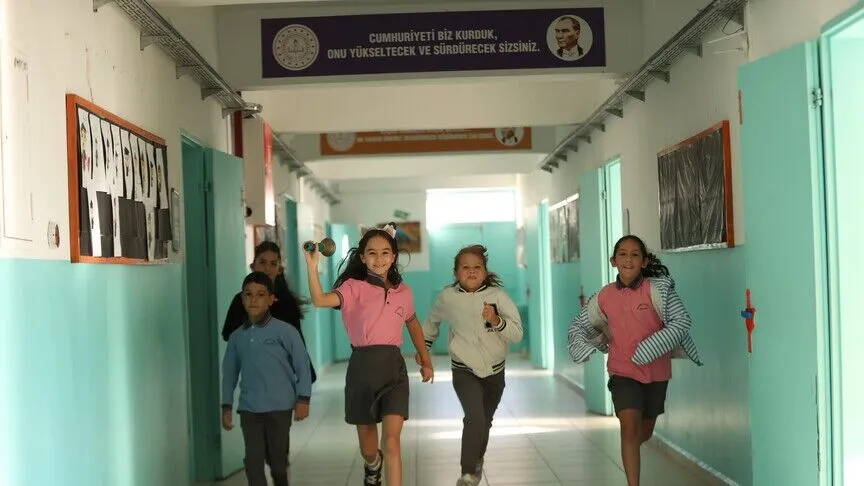 Türkiye’de milyonlarca öğrenci için yeni eğitim dönemi başladı
